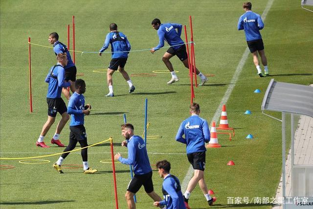 17岁高中生赵松源进国足 董路:十年内或不会再有文章头图